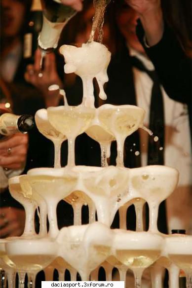 2013 . La multi ani ! - Gandeste-te la trecerea dintre ani ca la o - Cafenea