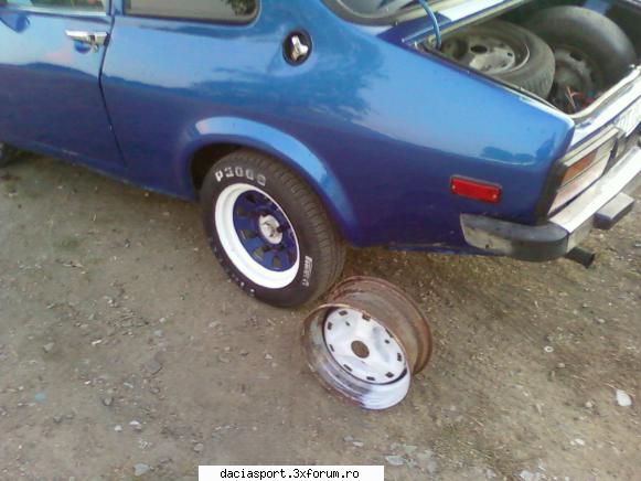 Blue Sport - Canadele intoarse despre care vorbea mai sus - Dacia Sport clasica