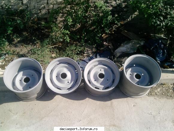Dacia Sport B-25-RLR - jantele grunduite cu spritz-kit - Dacia Sport clasica
