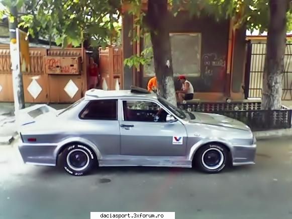 eee na ca pana la urma am dat peste 2 gume de 185/70 (multumiri robyrfg, si ceau... aaa si nu am mai
