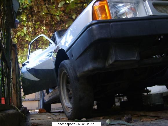 Dacia Sport CT30RCA - Grindina - uite cam asa de "lasata" e masina mea cu jante de - Dacia Sport clasica