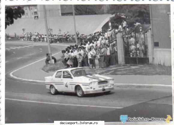 Dacia Sport Rally - aflata pe un circuit stradal - Discutii diverse