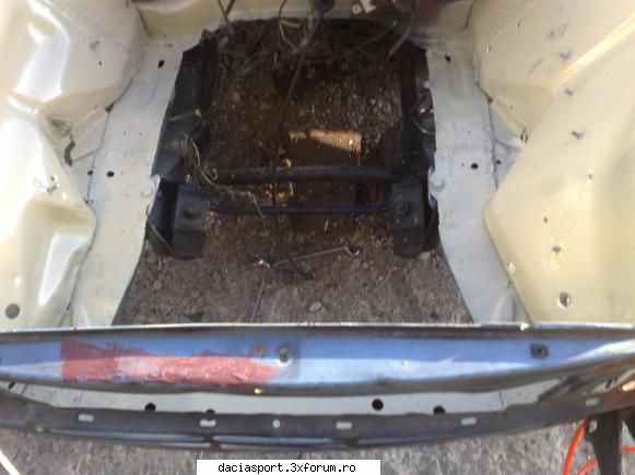 IS-60-GVE Sportiva renviata din morti - Am vopsit azi boticul si de luni ne apucam sa - Dacia Sport tuning