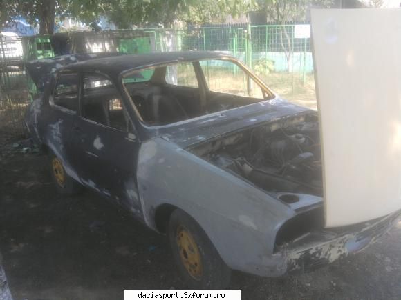 Sportiva mea din 87 - gata cu pozele. aici este la chituit - Dacia Sport clasica