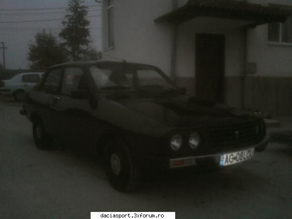 Sportiva mea din 87 - cam intuneric dar merge pe fundal masina mea de - Dacia Sport clasica