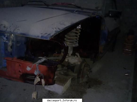 urmeaza partea mecanica , pivoti , bucse , revizie etrier.... sportiva mea din '90