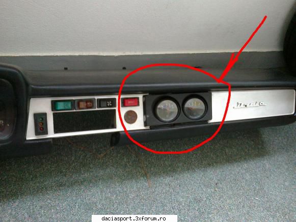 Vand bord dacia 1310 - Locasul pentru aditionale, este facut de mana - Piese si accesorii