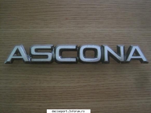 Vand embleme - Emblemele UAP,Dacia si ARO s-au dat Raman - Piese si accesorii