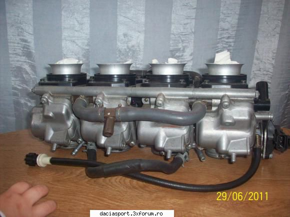 carburatoare de motocicleta - asa arata , pret depinde cat esti dispus sa - Piese si accesorii