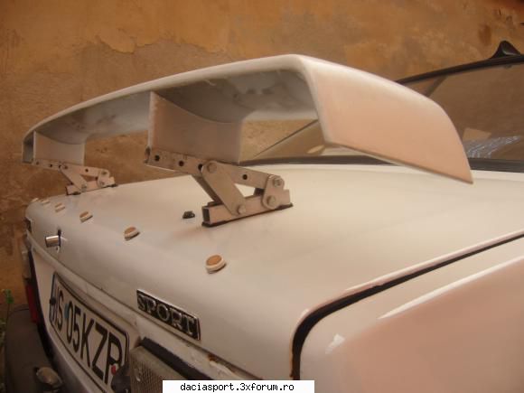 dacia sport MS-05-KZR - asta-i eleronul cu suportul facut de mine - Dacia Sport tuning