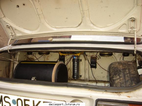 dacia sport MS-05-KZR - mi-am facut un wofer din conducta de gaz si merge - Dacia Sport tuning