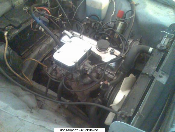 o simpla sportiva - si cam asa arata motoru :D cam dezordine da va fi - Dacia Sport clasica